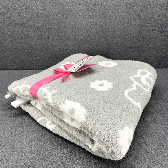 HELLO KITTY Blanket Gray & White Super Soft Throw Blanket 50" X 60" New - Picture 12 of 14